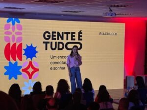 Aluguel de Painel de LED e Totem Touch Screen para Eventos Corporativos – Expo Revestir 2026