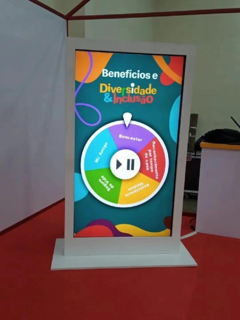 Aluguel de Equipamentos Audiovisuais com Painéis de LED, TVs e Totens Interativos para Feiras em Recife