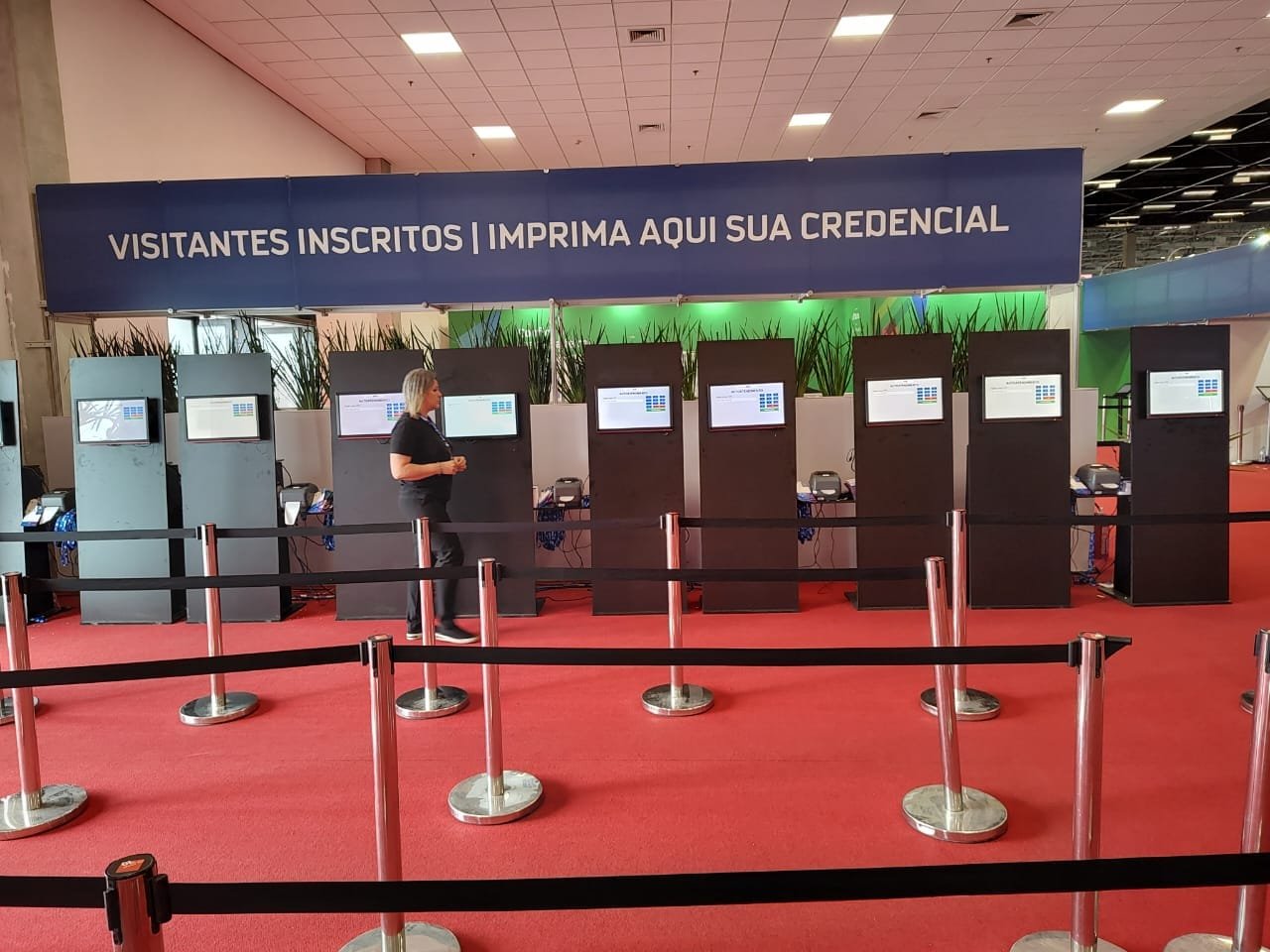 Aluguel e Venda de Totem Interativo para Feiras em Recife 2026 – Congressos e Palestras