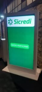 aluguel de painel de led de alta resolução e totem interativo para stands feiras eventos promocionais e congressos