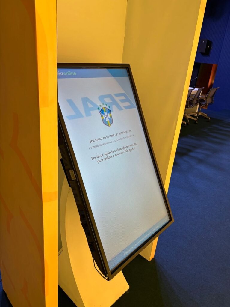 Aluguel de Painel de LED, Totem Touch Screen, Holograma 3D e Vidwal para Eventos