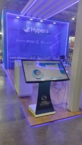 aluguel de painel de led de alta resolução e totem interativo para stands feiras eventos promocionais e congressos