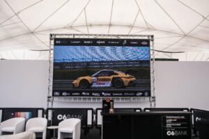 aluguel de painel de led profissional para eventos e totem interativo touch screen para feiras e congressos