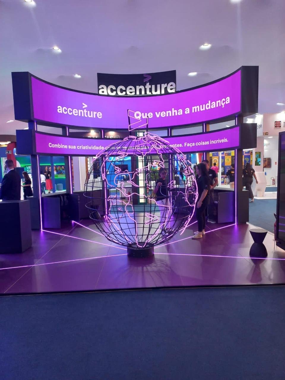 Aluguel de Painel de LED, TVs Profissionais, Monitores, Totens Touch Screen e Óculos de Realidade Virtual em Recife