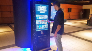 aluguel de telão de led grande formato e totem interativo para eventos feiras exposições e apresentações