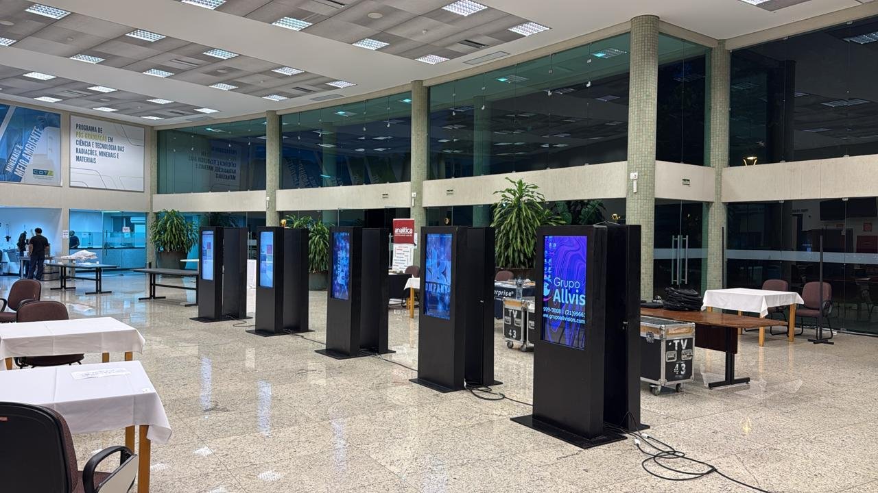 Aluguel de totem touch screen 43 polegadas 23 polegada EM RECIFE Maceió e Aracaju, EM 2026